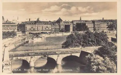 Schweden Stockholm Norrbro Grand Hotel och Nationalmuseum Brücke Boote Postkarte