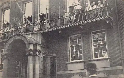 England London Kinderprozession beobachtet Erzbischof Haus religiöse Postkarte
