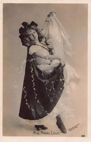 Edwardianische britische Tänzerin Bühnenschauspielerin Miss Mabel Love Posing Dancing Postkarte