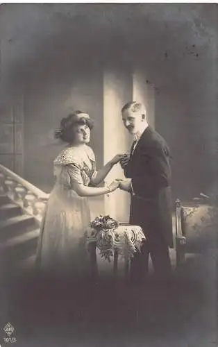 Russland Liebe Romantik Fotomontage Paar Händchen halten Rosen 1914 Postkarte