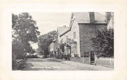 B005 England Canterbury Road Herne Passepartout Vintage Postkarte