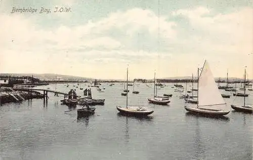 B006 England Bembridge Bay Segelboot Vintage Postkarte