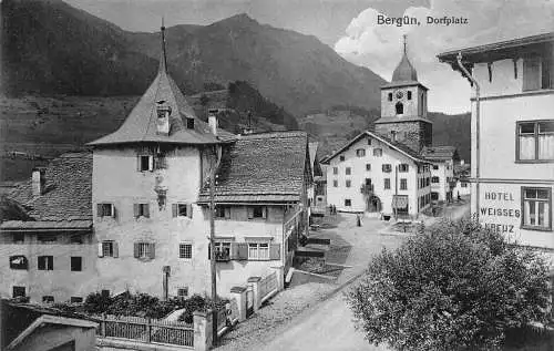 Schweiz Berguen Dorfplatz Platz Hotel Weisses Kreuz Vintage Postkarte