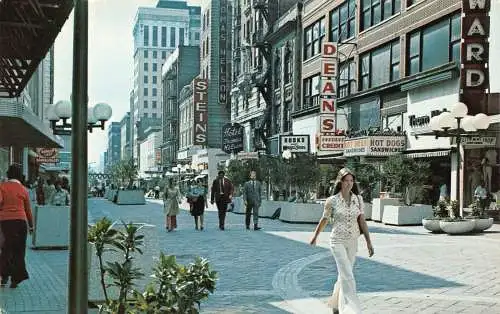 B021 US Norfolk Virginia Granby Mall mit Blick nach Süden Hotel Deans Shop Postkarte