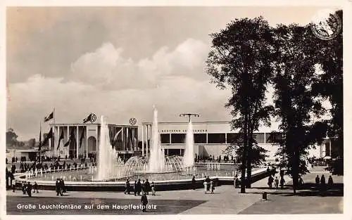 B022 Deutschland Düsseldorf 1937 rosse Leuchtfontaene Hauptfestplatz RPPC Postkarte