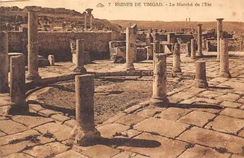 B018 Algerien Römische Ruinen von Timgad Marken de l'est Vintage Postkarte