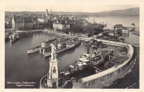 L323 Deutschland Lindau Hafenmole u Segelclubhaus Dampfschiffe Hafen Vintage Postkarte