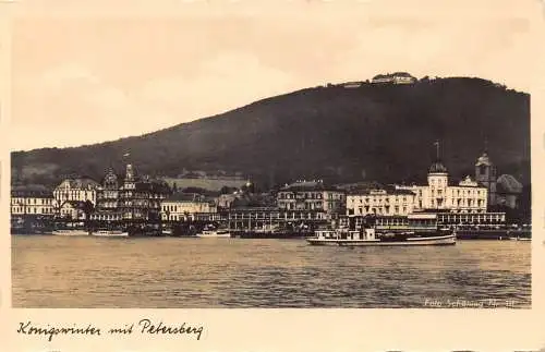 Deutschland Königswinter mit Schloss Peterburg RPPC Vintage Postkarte