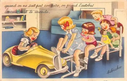L163 Mädchen spielen Auto Spielzeug Puppen Comic signiert Bibiche Vintage Postkarte