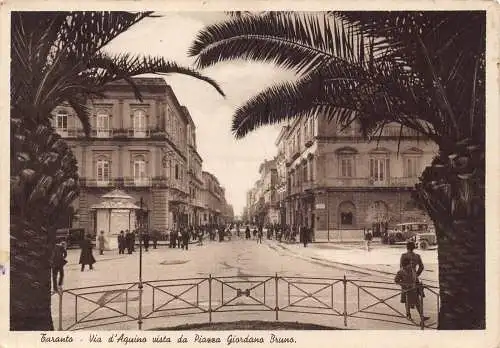 B026 Italien Taranto Via d'Aquino vista da Piazza Giordano Bruno Vintage Postkarte