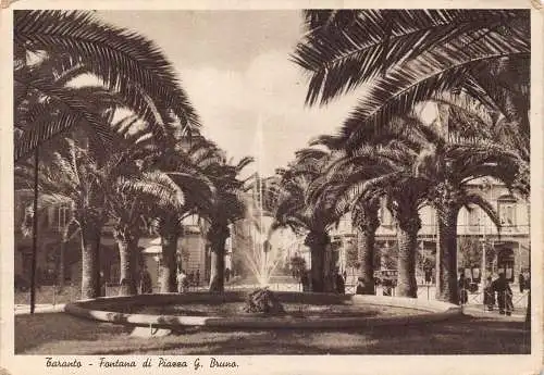 B026 Italien Taranto Fontana di Piazza G Bruno Vintage Postkarte