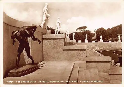 B026 Italien Rom Roma Foro Mussolini Tribuna D'Onore Dello Stadio Statue Postkarte