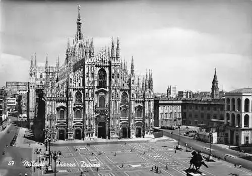 A083 Italien Mailand Milano Domplatz RPPC Vintage Postkarte