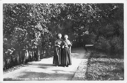 Niederlande 1941 Scheveningen In De Boschjes Frauen Vintage Postkarte