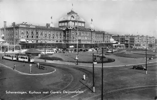 Niederlande Scheveningen Kurhaus met Gevers Deijnootplein Tram RPPC Postkarte