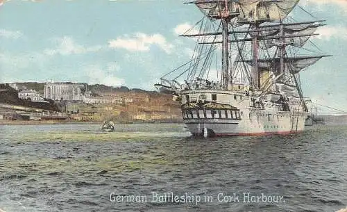 B034 England Deutsches Schlachtschiff im Hafen von Cork Vintage Postkarte