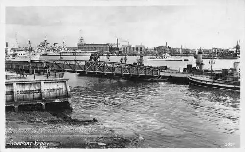 B036 England 1949 Gosport Ferry Steamboat RPPC Vintage Postkarte