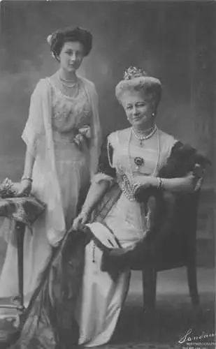 Royalty Adel Kaiserin Auguste Victoria und Prinzessin Viktoria Luise Postkarte
