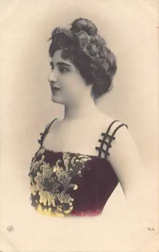 Portrait Mode Frau mit Haaren in Dutt und Flitter Top Vintage Postkarte