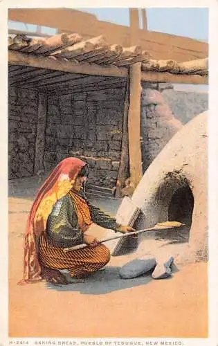 B043 Ethnisches indianisches Mädchen backt Brot Pueblo von Tesuque New Mex Postkarte