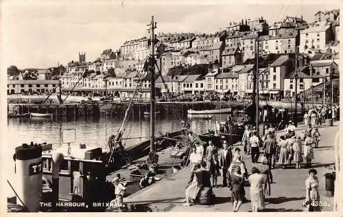 England The Harbour Brixham Boats RPPC Vintage Postkarte