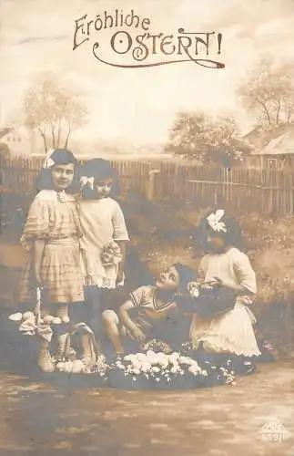 B048 Ostergrüße 1914 Mädchen um Eierkorb Echtfoto Vintage Postkarte