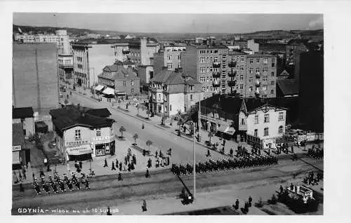 B051 Polen Gdynia Widok na 10 lutego Militärmarsch Fotobrom Shop RPPC Postkarte