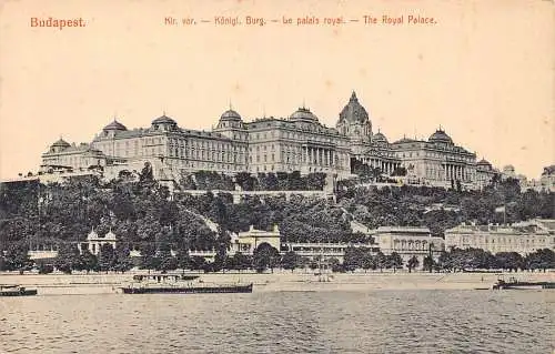B052 Ungarn Budapest Kir var Königspalast Boot Vintage Postkarte