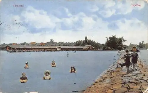 B053 Ungarn 1913 Furdohaz Siofok Menschen baden im Seebad Vintage Postkarte