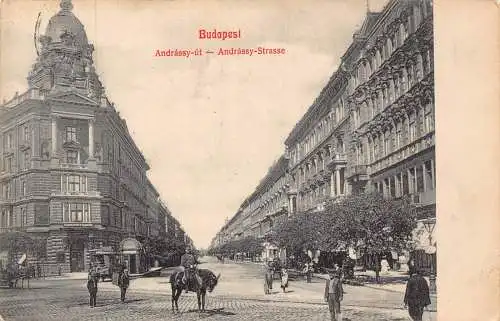 B053 Ungarn Budapest Andrassy ut Straßenpolizist zu Pferd Postkarte