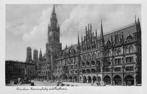 L202 Deutschland München Marienplatz Rathaus Autos Oldtimer Postkarte
