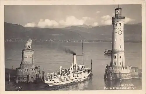 L201 Deutschland Lindau a B Hafen Dampferausfahrt Dampfschiff Leuchtturm Postkarte