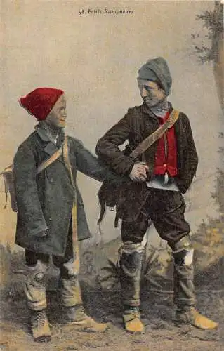 B032 Frankreich Petit Ramoneurs kleine Jungen in Tracht Postkarte