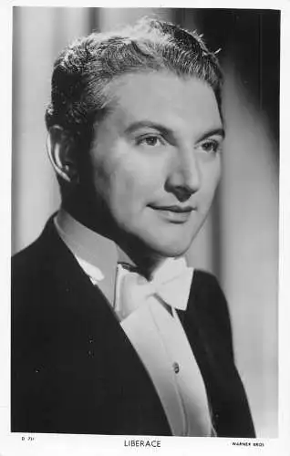 Schauspieler Filmstar Liberace Picturegoer Serie RPPC Postkarte