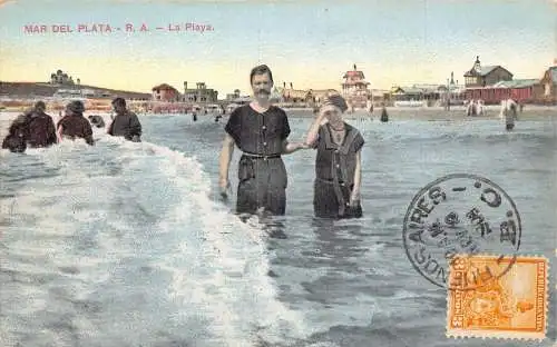 L359 Argentinien 1909 Mar del plata R.A. La Playa Strandpaar im Meer Postkarte