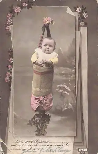 L352 Baby hängende Blumen 1915 Geburtsanzeige Sozialgeschichte Postkarte