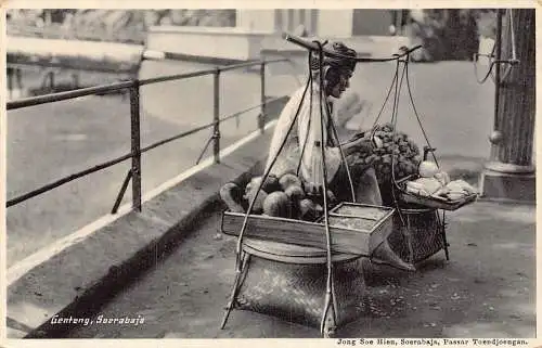 Indonesien Genteng Soerabaja Surabaya Obstverkäufer ethnische Vintage Postkarte