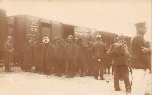 L409 Deutschland 1.WK Gefangenen Zug Waggon Deutsche Soldaten Echtfoto Postkarte