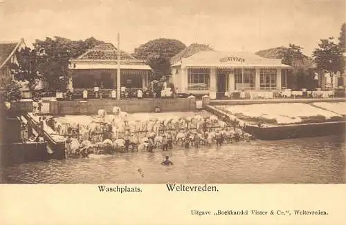 L228 Indonesien Niederländisch Ostindien Weltevreden Waschplatz Vintage Postkarte