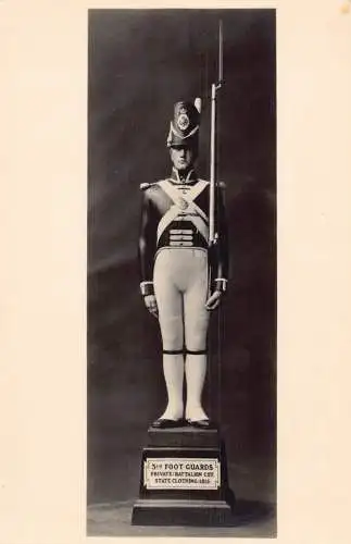 Edinburgh Castle Museum Statue Uniform der schottischen Regimenter Postkarte