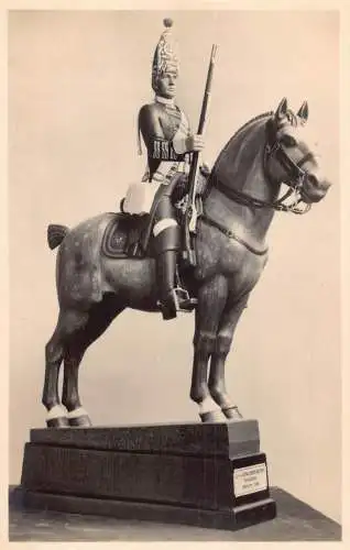 Edinburgh Castle Museum Statue Uniform Scottish Regiments Cavalry Postkarte