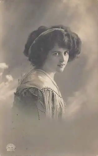 Fotomontage 1912 Frau mit lockigem Haar Portrait Vintage Postkarte