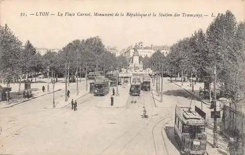 Frankreich Lyon Place Carnot Monument de Republique Straßenbahnhaltestelle Postkarte