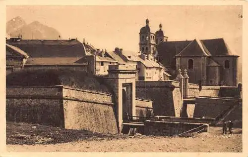 Frankreich Briancon Hautes Alpes Porte de Pignerol et l'eglise Kirche Postkarte