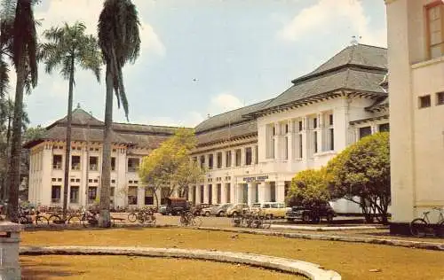 Indonesische Universität Medizinische Fakultät Autos Fahrräder Postkarte