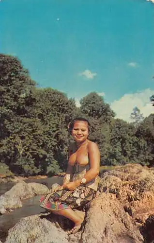 Malaysia Sarawak lächelndes Dayak Maiden halbnacktes Mädchen Vintage Postkarte