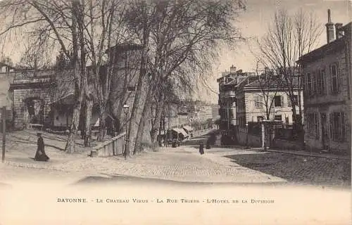 Frankreich Bayonne Chateau Vieux Rue Thers Hotel de Division Postkarte