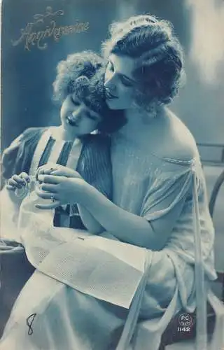 Jahrestag Elegante Mutter und Tochter Nähen Vintage Postkarte