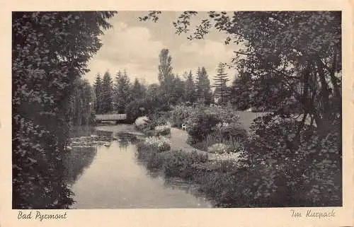 B092 Deutschland Bad Pyrmont Kurpark Park Vintage Postkarte