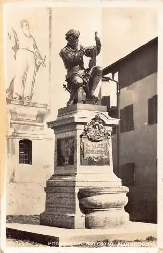 B093 Deutschland Mittenwald a Isar Klotz Denkmal RPPC Vintage Postkarte